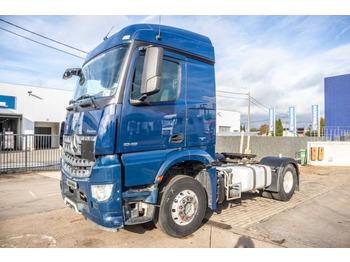 Tegljač MERCEDES-BENZ Actros 1843