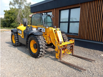 Teleskopski rukovatelj JCB
