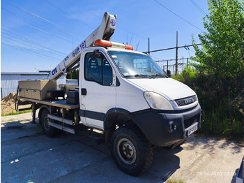 Podizna platforma montirana na kamion IVECO Daily