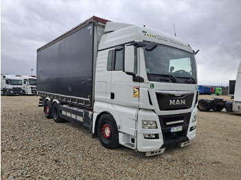 Kamion s ceradom MAN TGX