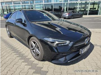 Limuzina MERCEDES-BENZ