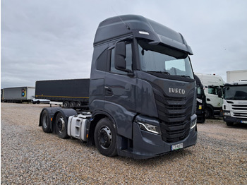Tegljač IVECO