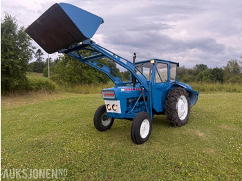Traktor FORD