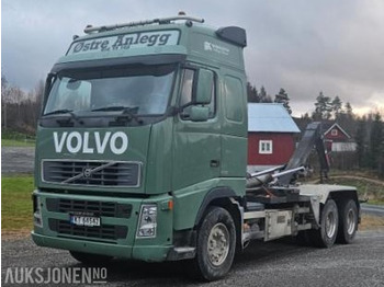 Kamion s kukastom dizalicom VOLVO FH12