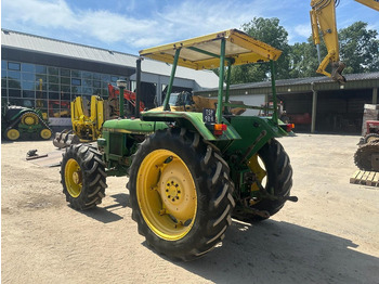 Traktor s visokim klirensom John Deere 1640 4x4: slika Traktor s visokim klirensom John Deere 1640 4x4 Traktor s visokim klirensom John Deere 1640 4x4: slika Traktor s visokim klirensom John Deere 1640 4x4