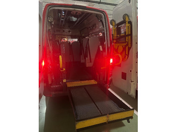 Vozilo hitne pomoći MERCEDES BENZ AMBULANCE FOR REDUCED MOBILITY PERSONS Sprinter 313 CDI(15 units): slika Vozilo hitne pomoći MERCEDES BENZ AMBULANCE FOR REDUCED MOBILITY PERSONS Sprinter 313 CDI(15 units)