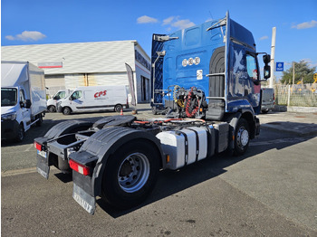 Tegljač RENAULT Premium Lander