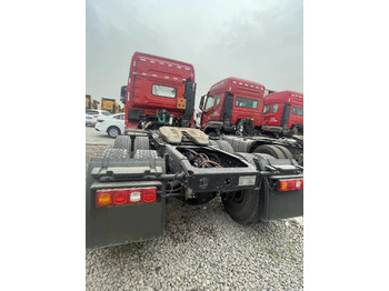 Tegljač Shacman Right Hand X3000 X5000 (6*4) Semi Truck head Truck Head Tipper Head: slika Tegljač Shacman Right Hand X3000 X5000 (6*4) Semi Truck head Truck Head Tipper Head