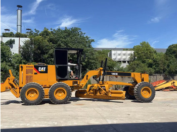 Grejder CATERPILLAR 140K