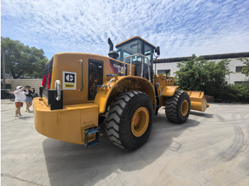 Utovarivač na kotačima CATERPILLAR 966H