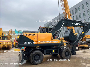 Bager na kotačima HYUNDAI