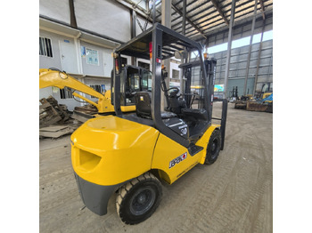 Diesel viličar Komatsu FD30 Forklift: slika Diesel viličar Komatsu FD30 Forklift Diesel viličar Komatsu FD30 Forklift: slika Diesel viličar Komatsu FD30 Forklift