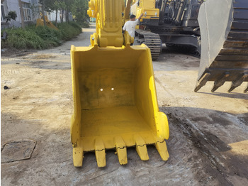 Bager gusjeničar Komatsu PC200-8 Excavator: slika Bager gusjeničar Komatsu PC200-8 Excavator