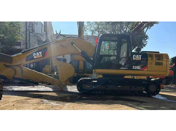 Bager gusjeničar Second Hand CAT 320D2 crawler excavator used excavators in shanghai on hot sale: slika Bager gusjeničar Second Hand CAT 320D2 crawler excavator used excavators in shanghai on hot sale