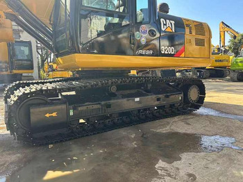 Bager gusjeničar Second Hand CAT 320D2 crawler excavator used excavators in shanghai on hot sale: slika Bager gusjeničar Second Hand CAT 320D2 crawler excavator used excavators in shanghai on hot sale