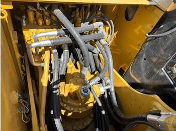 Bager gusjeničar CAT 320 D: slika Bager gusjeničar CAT 320 D Bager gusjeničar CAT 320 D: slika Bager gusjeničar CAT 320 D