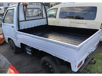 Vozilo za čišćenje snijega Piaggio Piaggio Porter 4X4 Skrzynia odśnieżarka Pług 2011: slika Vozilo za čišćenje snijega Piaggio Piaggio Porter 4X4 Skrzynia odśnieżarka Pług 2011