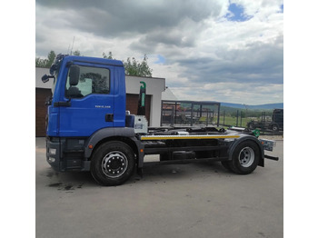 Kamion s kukastom dizalicom MAN TGM 18.340