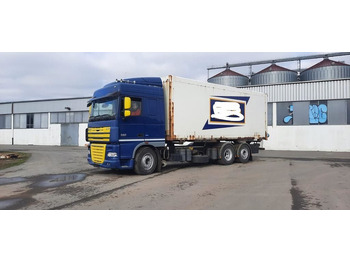 Kamion sandučar DAF XF 105 460