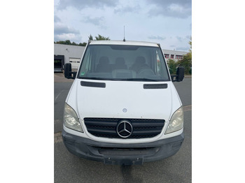 Dostavno vozilo s ravnom platformom Mercedes-Benz Sprinter 316: slika Dostavno vozilo s ravnom platformom Mercedes-Benz Sprinter 316