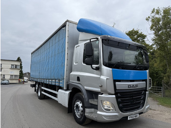 Kamion s ceradom DAF CF 330