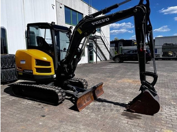Mini bager Volvo EC 35 D: slika Mini bager Volvo EC 35 D