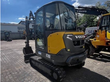 Mini bager Volvo EC 35 D: slika Mini bager Volvo EC 35 D