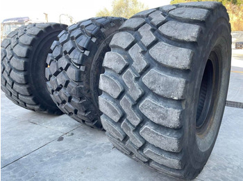 Utovarivač na kotačima CATERPILLAR