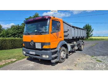 Kamion s kukastom dizalicom MERCEDES-BENZ