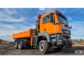 Kiper, Kamion s kranom Tipper/sand spreader with HDS - MAN TGS 28.360 6x4 (2008): slika Kiper, Kamion s kranom Tipper/sand spreader with HDS - MAN TGS 28.360 6x4 (2008)