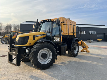 Traktor JCB