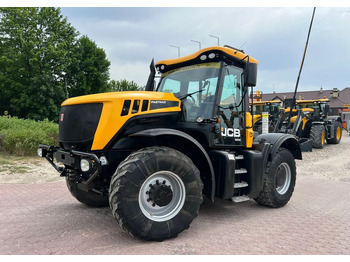 Traktor JCB