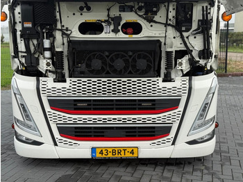 Tegljač Volvo FH 13.460XL Turbocompound, leer, vollucht, 2 tanks, dubbel glas, vol spoiler.: slika Tegljač Volvo FH 13.460XL Turbocompound, leer, vollucht, 2 tanks, dubbel glas, vol spoiler.