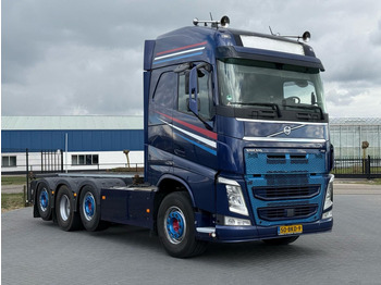 Transporter kontejnera/ Kamion s izmjenjivim sanducima VOLVO FH13 500