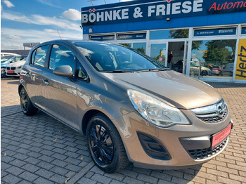 Automobil OPEL