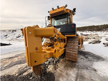 Zakup CAT D8T  CAT D8T: slika Zakup CAT D8T  CAT D8T