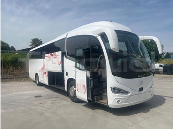 Turistički autobus