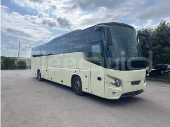 Turistički autobus
