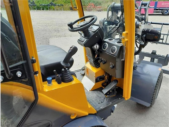 Zglobni utovarivač Eurotrac W11: slika Zglobni utovarivač Eurotrac W11 Zglobni utovarivač Eurotrac W11: slika Zglobni utovarivač Eurotrac W11