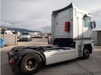 Tegljač Renault MAGNUM 500 DXI E.5: slika Tegljač Renault MAGNUM 500 DXI E.5 Tegljač Renault MAGNUM 500 DXI E.5: slika Tegljač Renault MAGNUM 500 DXI E.5