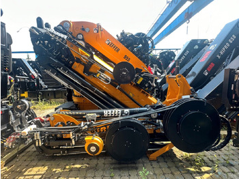 Kamion s kranom