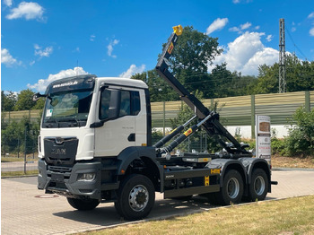 Kamion s kukastom dizalicom MAN TGS 33.440
