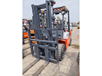 Diesel viličar Used 3-Ton Heli Diesel Forklift Truck Model CPCD30: slika Diesel viličar Used 3-Ton Heli Diesel Forklift Truck Model CPCD30 Diesel viličar Used 3-Ton Heli Diesel Forklift Truck Model CPCD30: slika Diesel viličar Used 3-Ton Heli Diesel Forklift Truck Model CPCD30