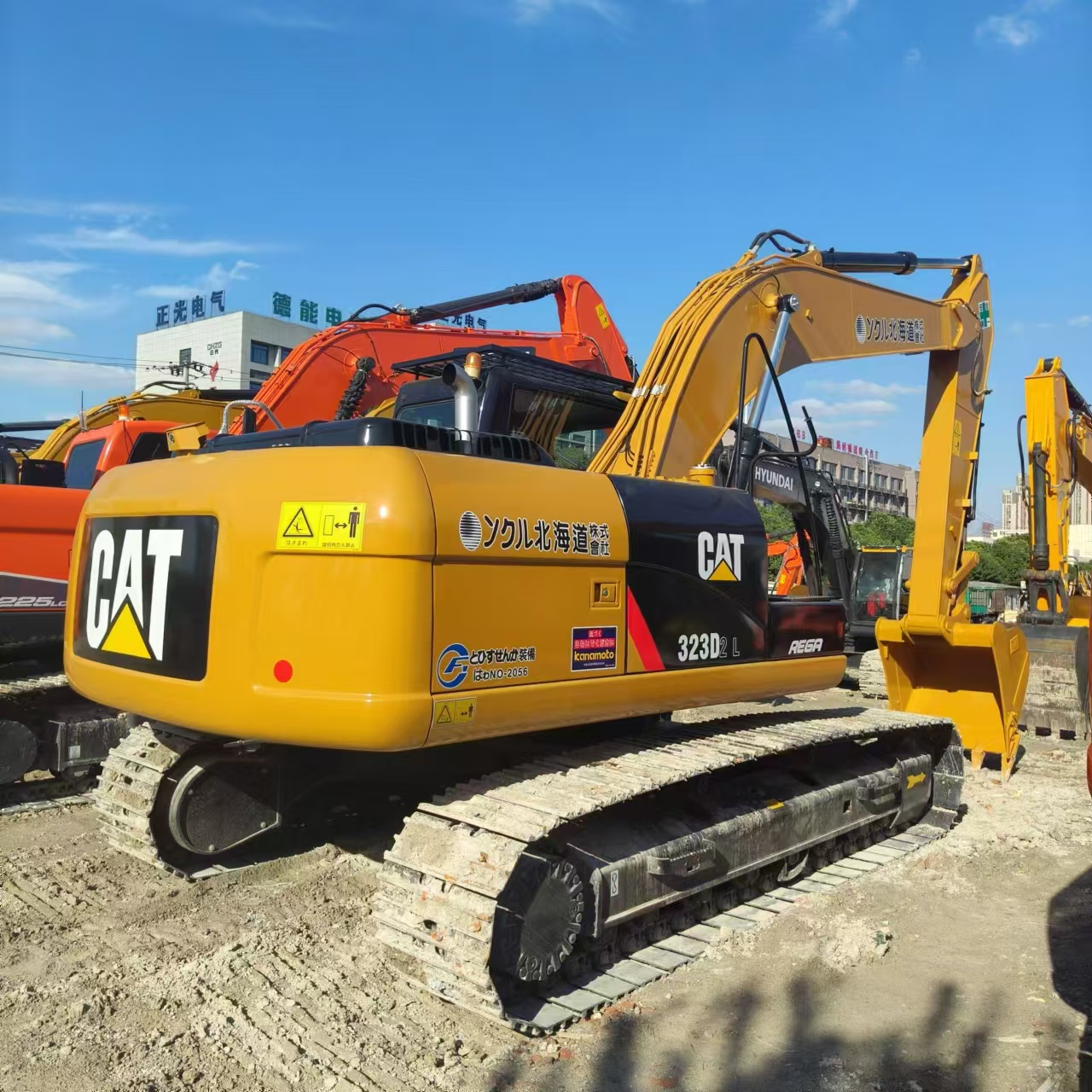 Bager gusjeničar CATERPILLAR 323D