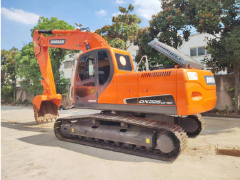 Bager gusjeničar DOOSAN DX225