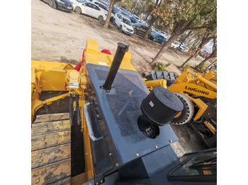 Buldožer SHANTUI SD16: slika Buldožer SHANTUI SD16 Buldožer SHANTUI SD16: slika Buldožer SHANTUI SD16