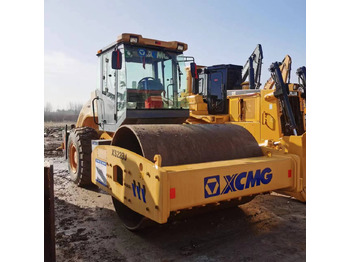 Kompaktor XCMG XS223J