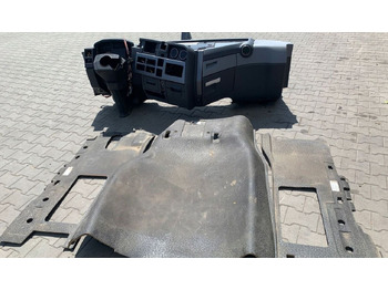 Kabina i unutrašnjost RENAULT T