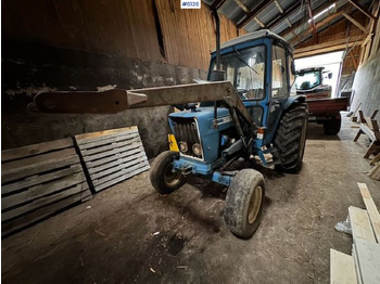 Traktor FORD