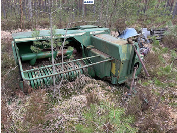 Oprema za prevrtanje sijena John Deere 332 Square Baler: slika Oprema za prevrtanje sijena John Deere 332 Square Baler